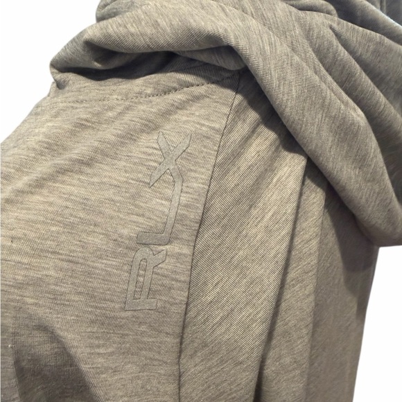 Ralph Lauren Men's Heather Gray Hoodie

PTP 23”
L 28” - Picture 8 of 9